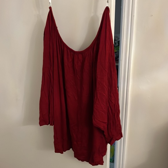 SALE!! GUESS TOP ๐ฅ๐ฅ5/25!! ๐ฅ๐ฅ - Picture 5 of 5